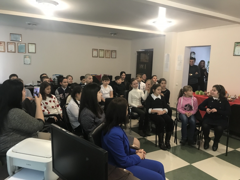 Всероссийский день оказания правовой помощи детям со школьниками в Госюрбюро КЧР