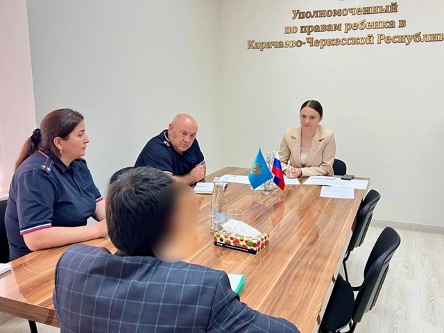 Совместный прием граждан с начальником ООДУУП и ПДН МВД РФ по КЧР полковником полиции Кемалом Бекмурзаевичем Гербековым