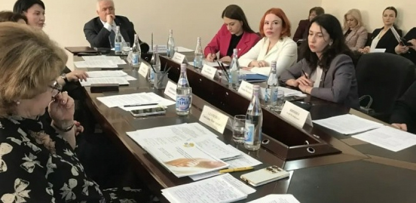 Заседание Координационного совета уполномоченных по правам ребенка в субъектах Российской Федерации, входящих в Северо-Кавказский федеральный округ. Тема заседания — «Семьесберегающие технологии: опыт поддержки и сохранения семей с детьми. Эффективные пра